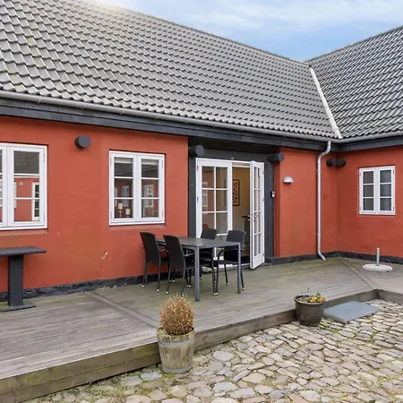 Anabella - 6km From The Sea By Interhome
